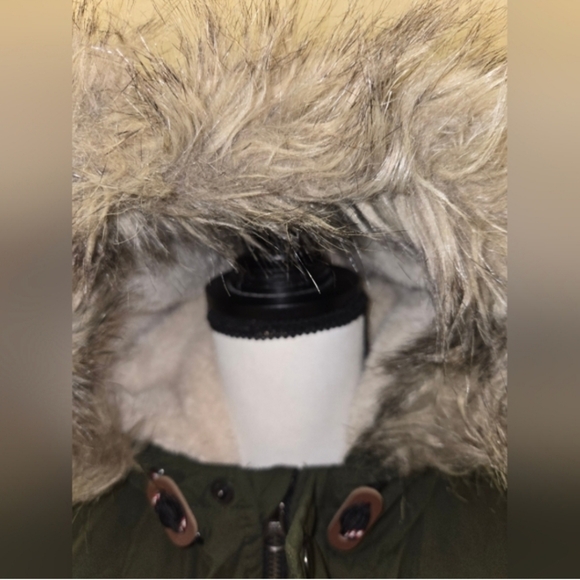 Old Navy Olive Green Parka with Faux Fur Hood - Picture 8 of 10